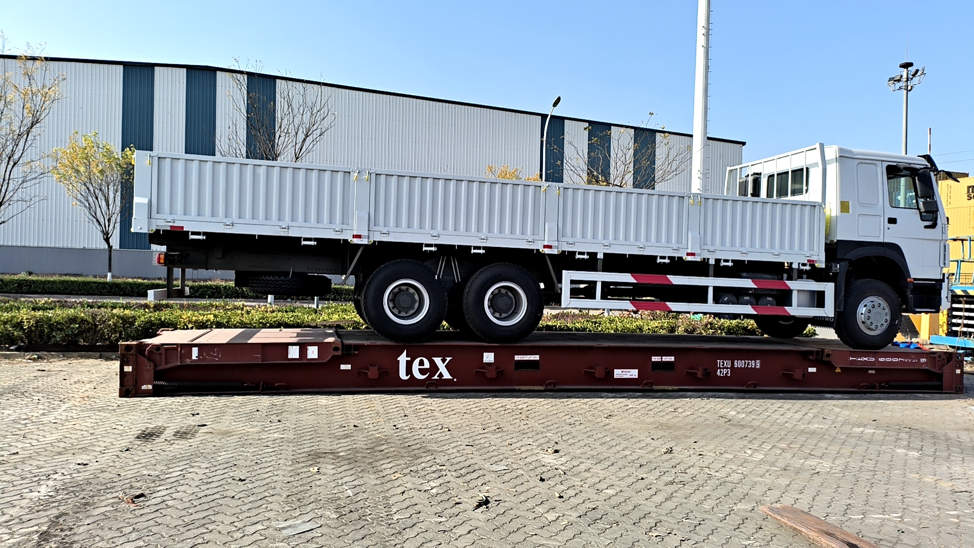 SINOTRUK HOWO 6*4 कार्गो ट्रक फिलिपिन्समा ढुवानी
