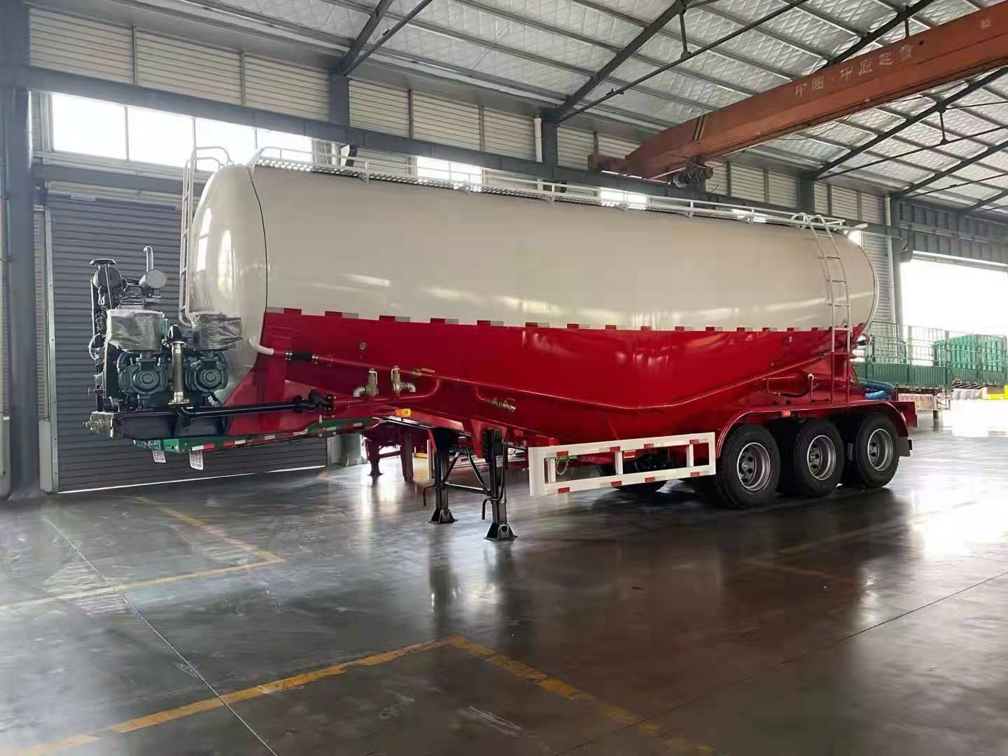 ईन्धन ट्या tank ्क ट्रक